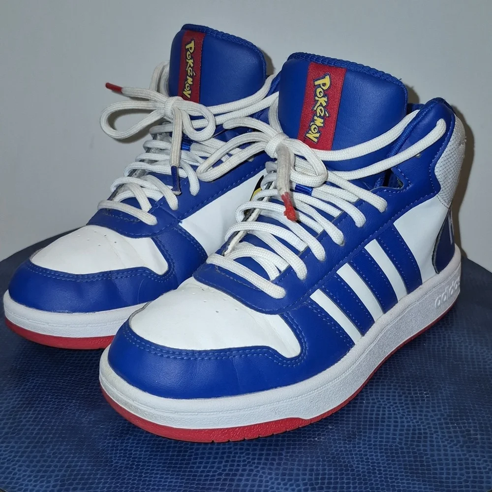 Adidas Pokémon Blue and White Sneakers sz.6 [#1639]